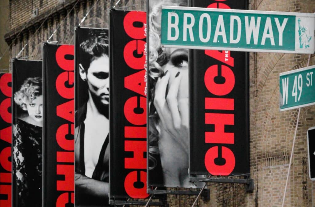 Broadway müzikali Chicago için afişler