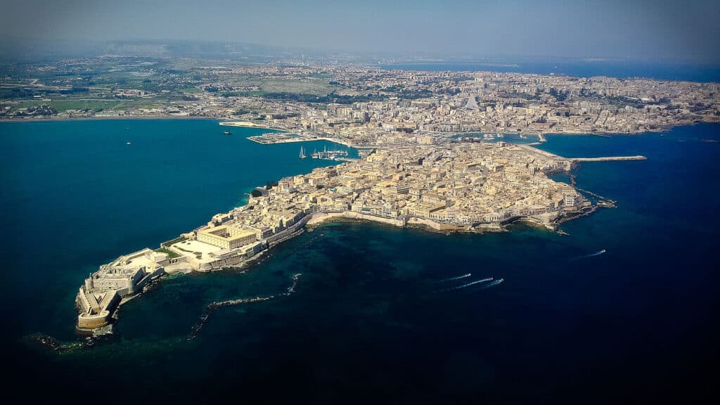 antik Yunan şehri Syracuse ve modern zamanlarda Ortigia adası