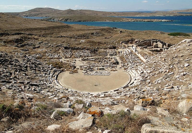 Delos Yunanistan'daki antik Yunan tiyatrosu