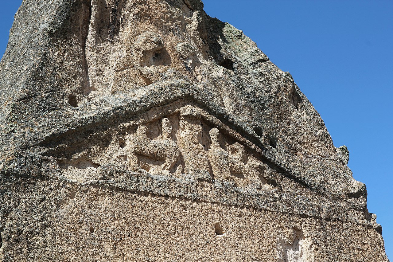 Arslan Kaya Anıtı'ndaki yazıt