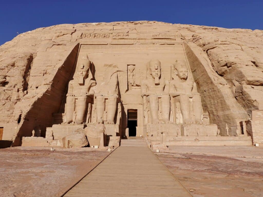 Büyük Abu Simbel Tapınağı'nın girişi